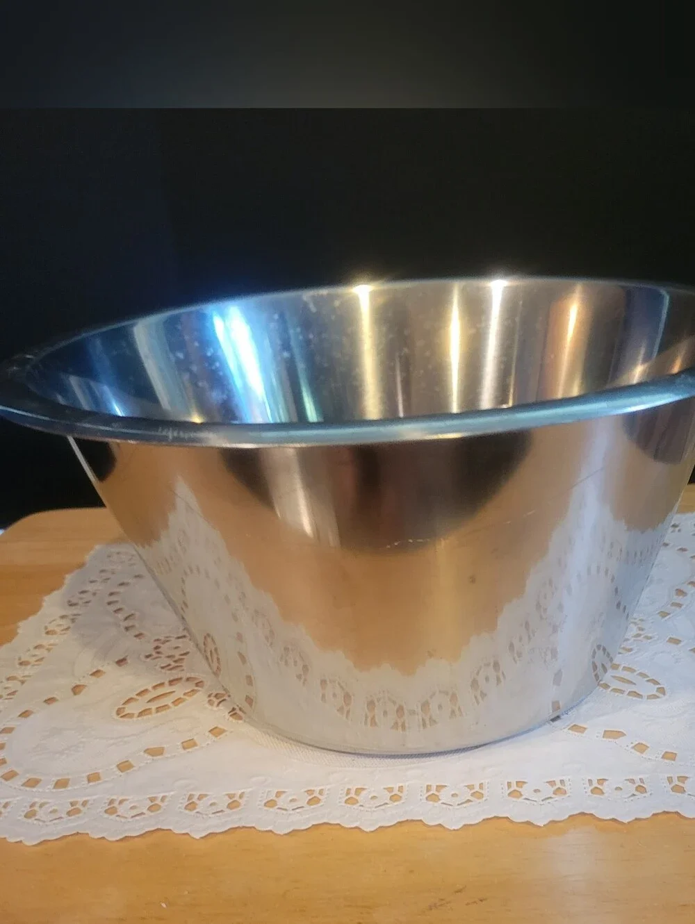 Rostfritt Stal 4L Stainless Steel Bowl Made in SwedenTapered bowl.